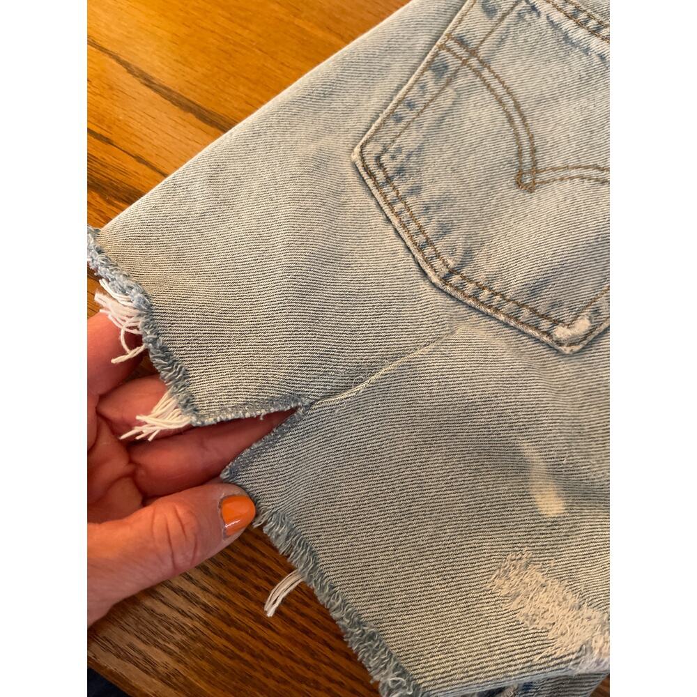 Reformation super distressed Cut off shorts size 24 - Picture 7 of 9